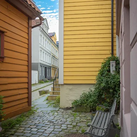 Cosy Flat In Historical Lane 베르겐