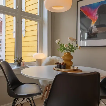 Cosy Flat In Historical Lane 아파트 베르겐