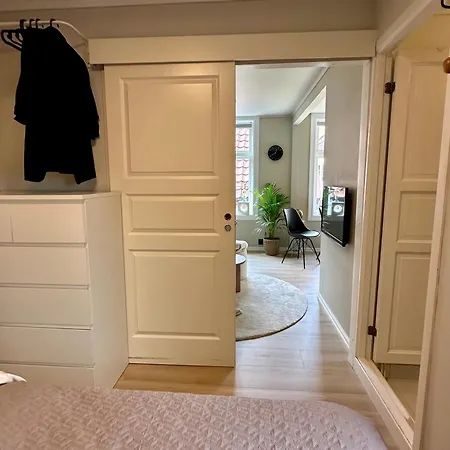 Cosy Flat In Historical Lane Apartman