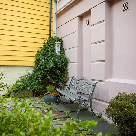 Cosy Flat In Historical Lane *