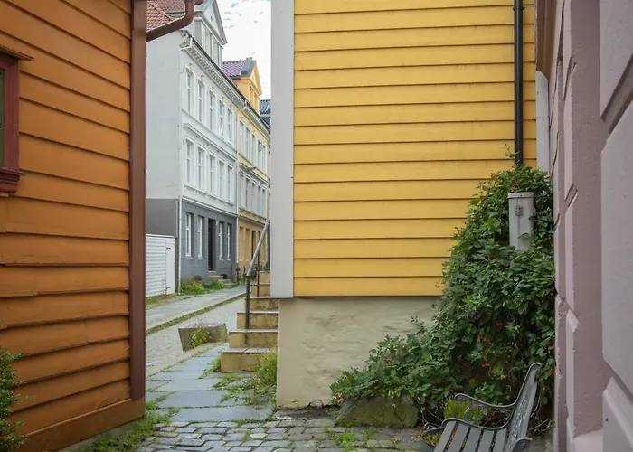 Cosy Flat In Historical Lane Bergen